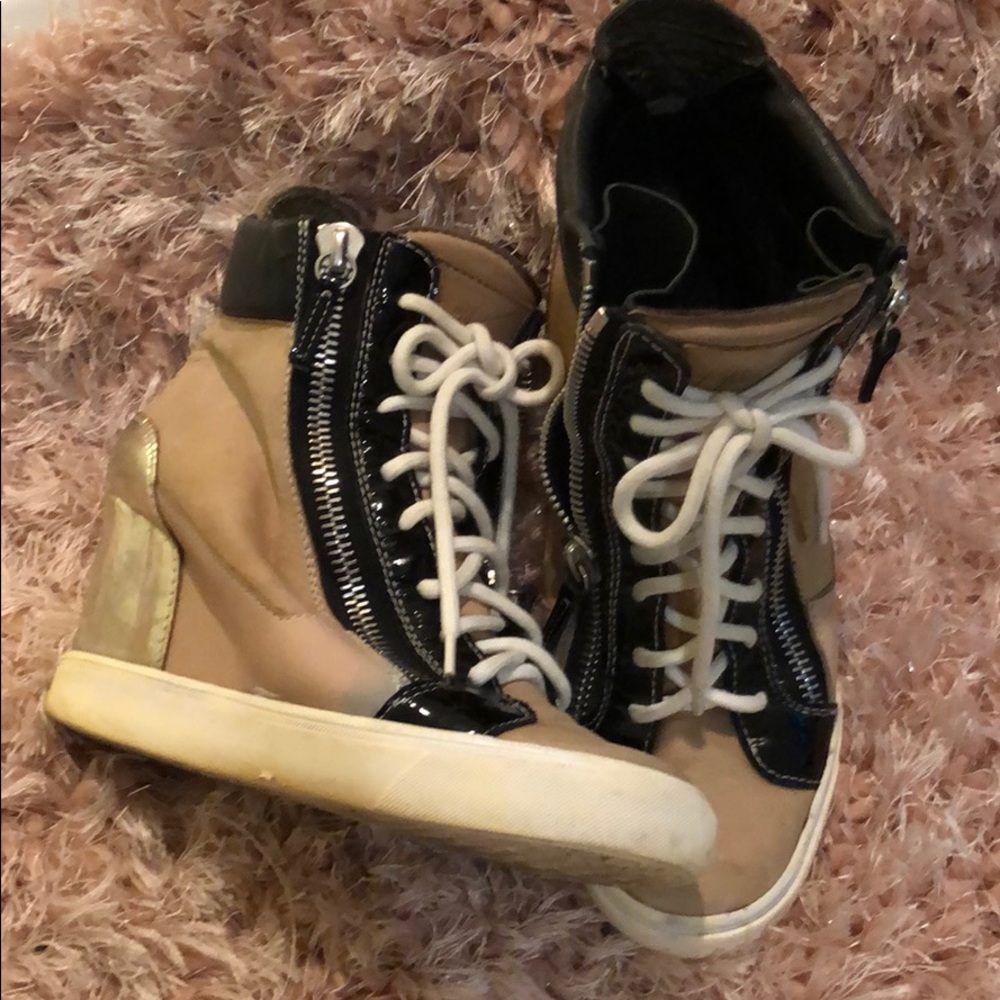 Wedge sneakers